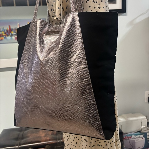 Jimmy Choo Handbags - ❤️Jimmy Choo Parfum Metallic Croc Tote